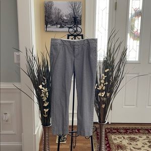 Black and white cropped pants.